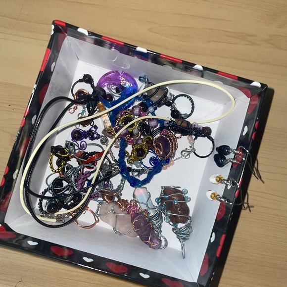 Wire Wrapped Resin Jewlery and crystals - Picture 9 of 9